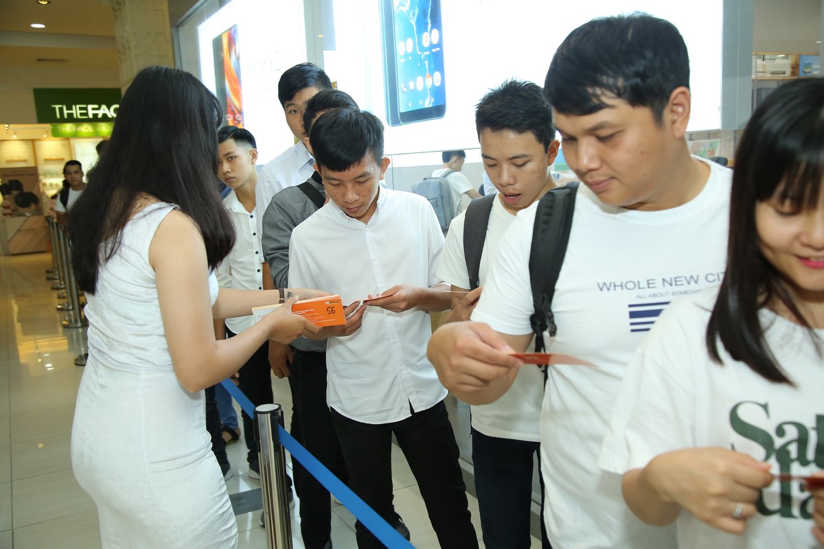 181013 Xiaomi-Ky luc Xiaomi cung Redmi Note 6 Pro-02.jpg