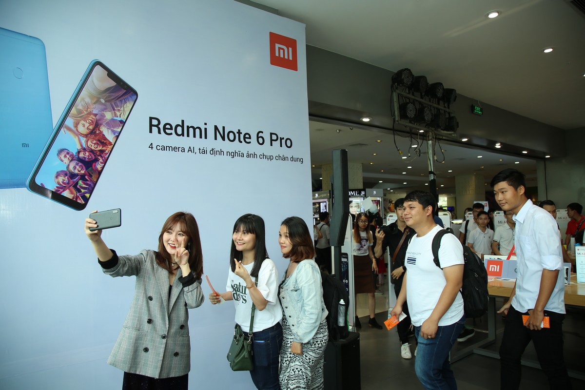 181013 Xiaomi-Ky luc Xiaomi cung Redmi Note 6 Pro-04.jpg