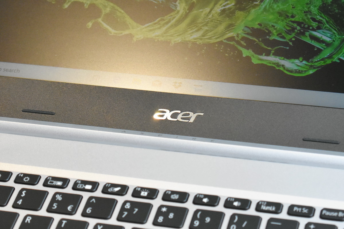 Acer-Aspire-5-Photo-01.JPG