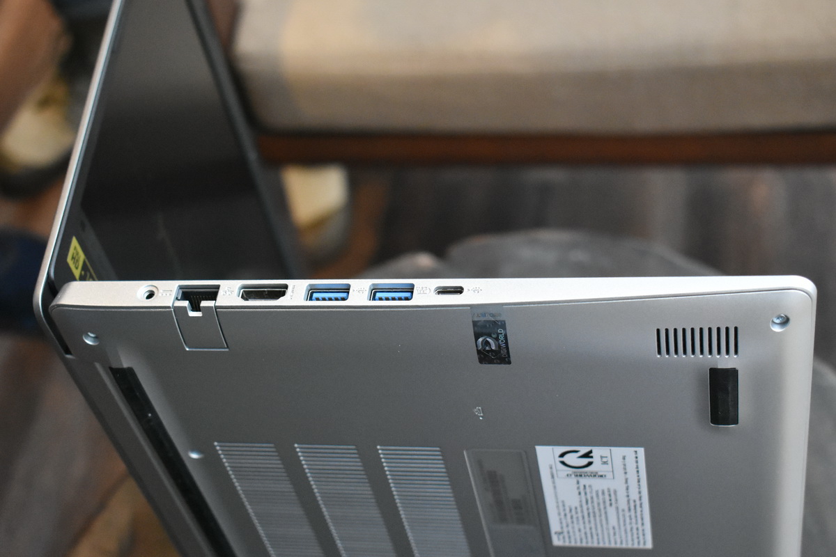 Acer-Aspire-5-Photo-07.JPG