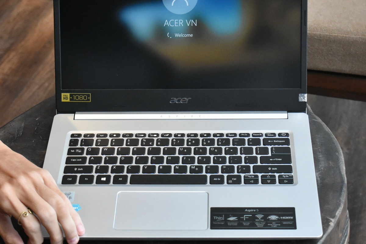 Acer-Aspire-5-Photo-10.JPG