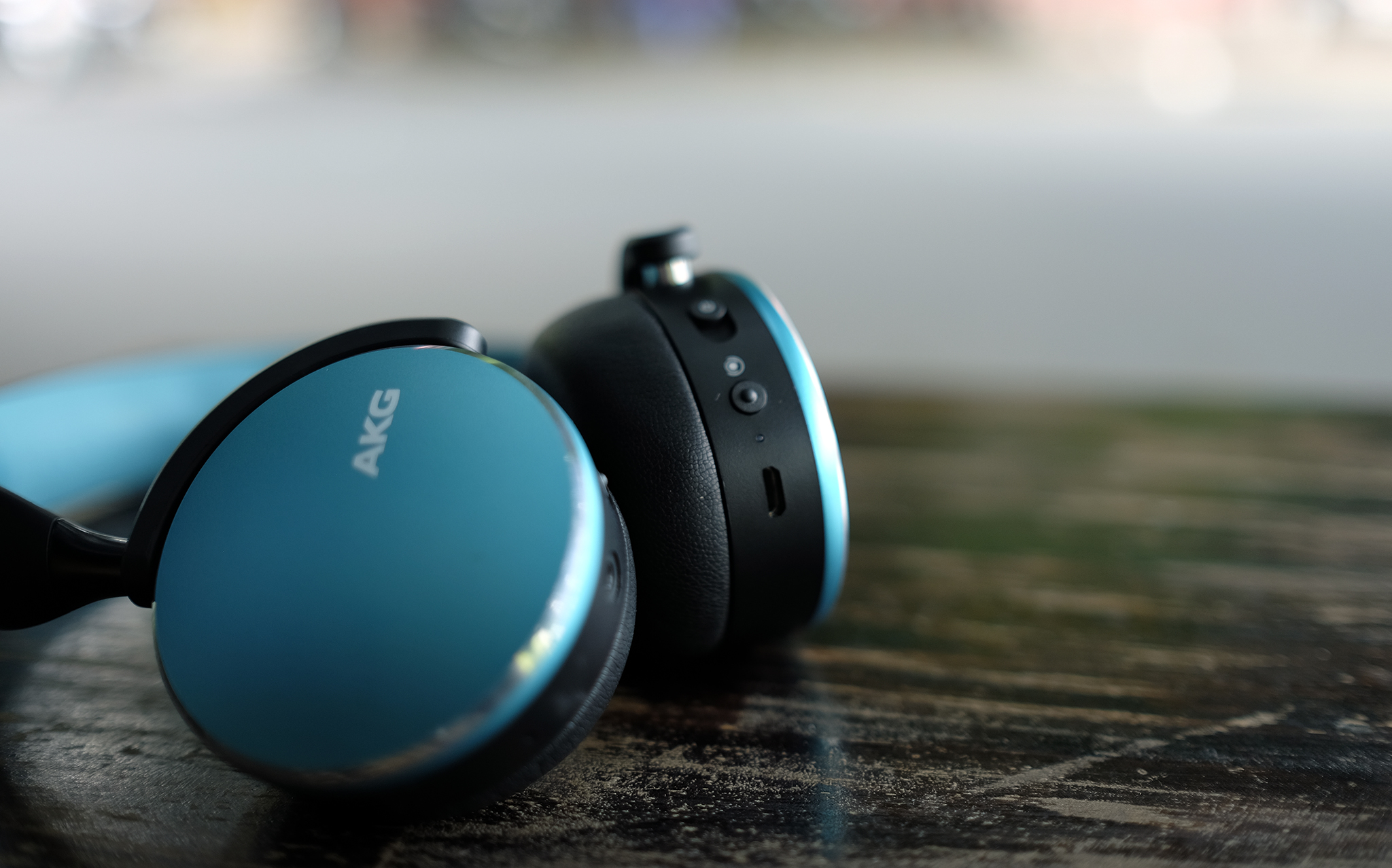 akg-y500-01.jpg