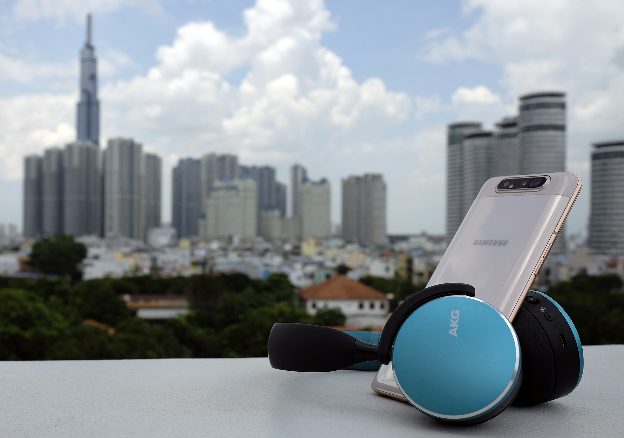 akg-y500-07.jpg