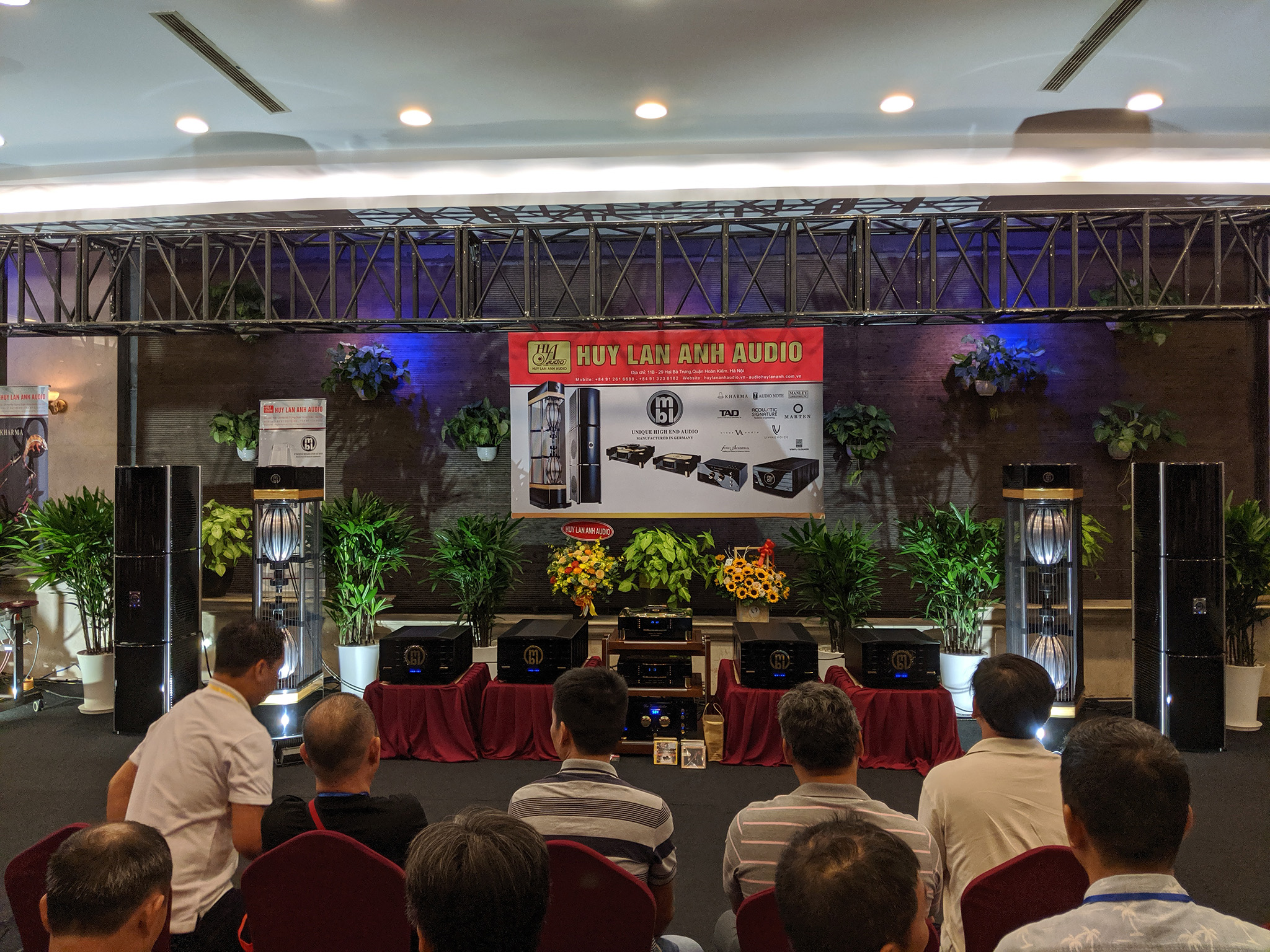 avshow-2019-01.jpg