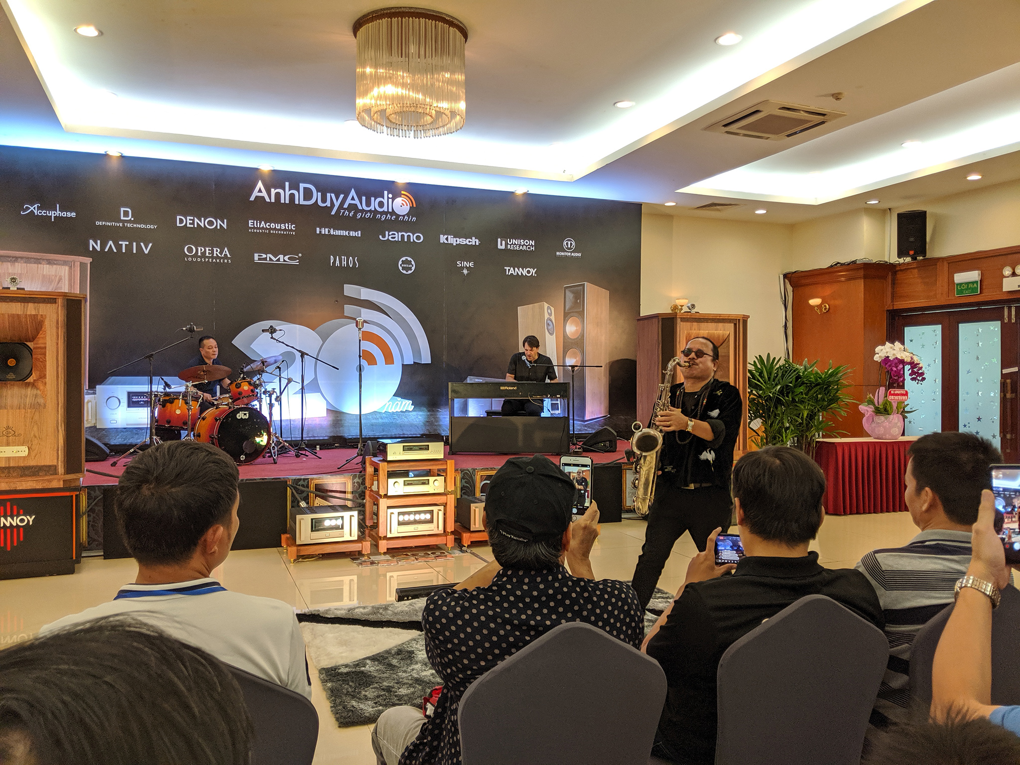 avshow-2019-02.jpg