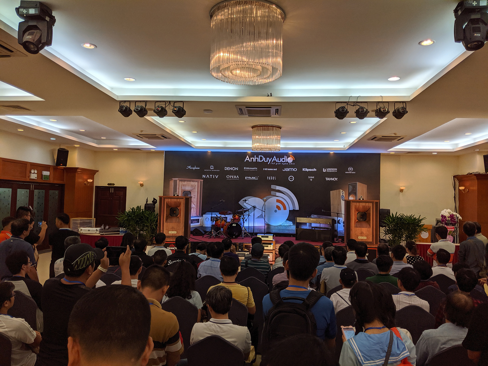 avshow-2019-03.jpg
