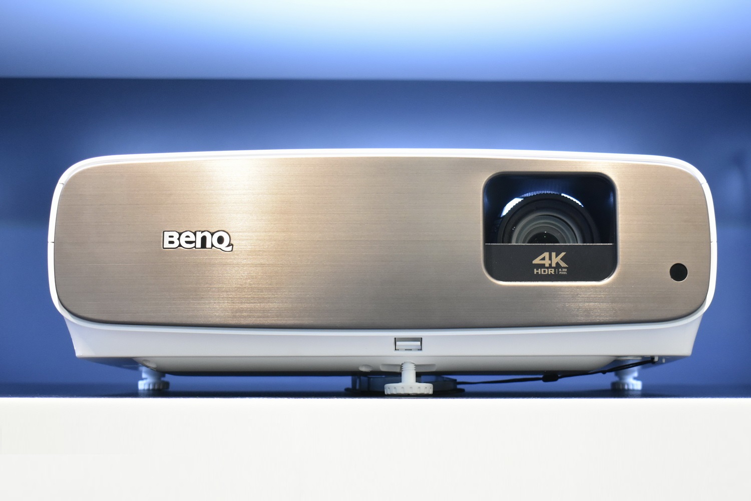 benq-w2700-01.JPG