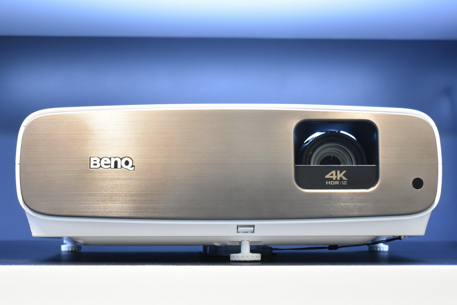benq-w2700-02.JPG