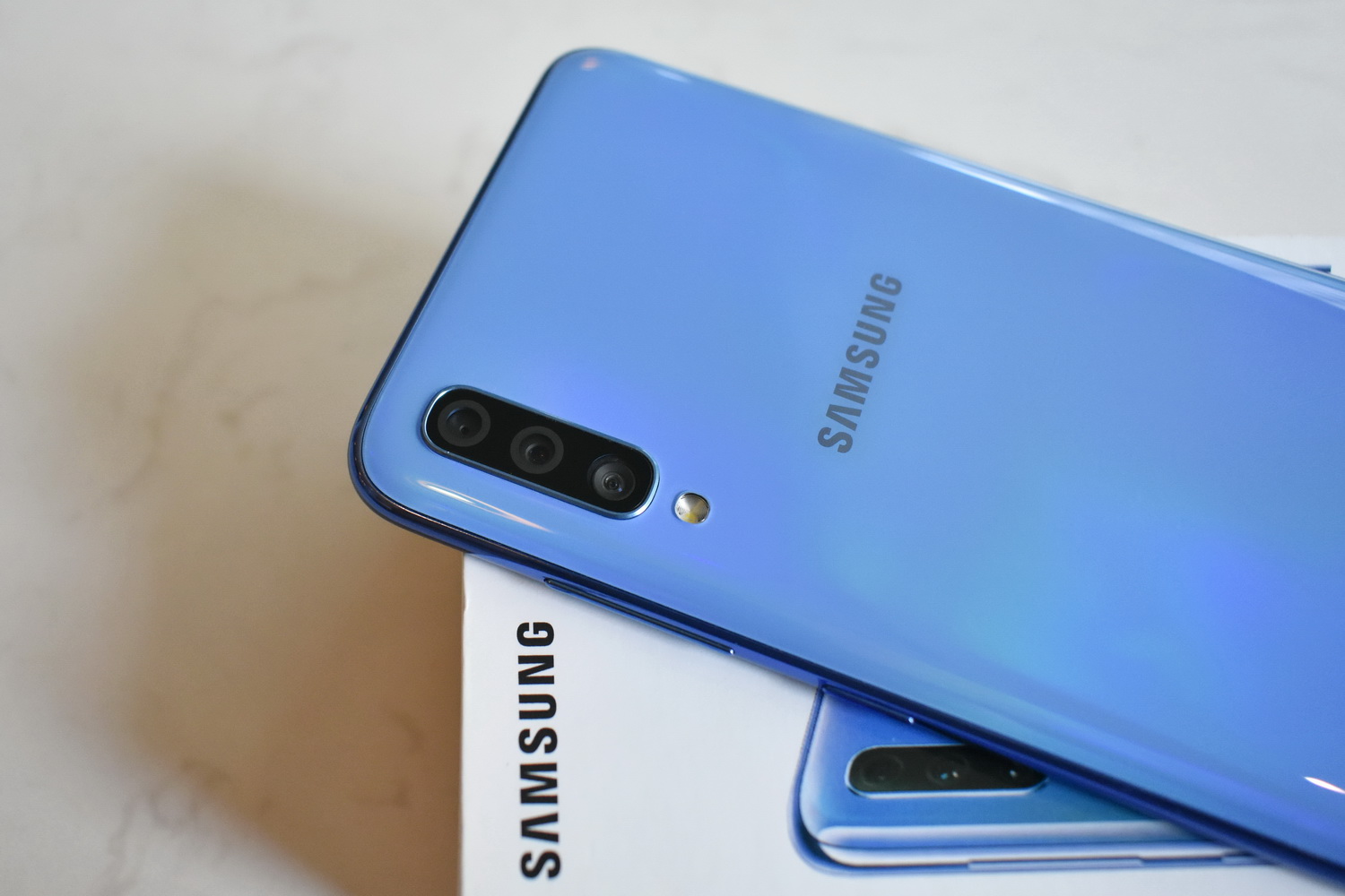 Galaxy-A70-Battery-01.JPG