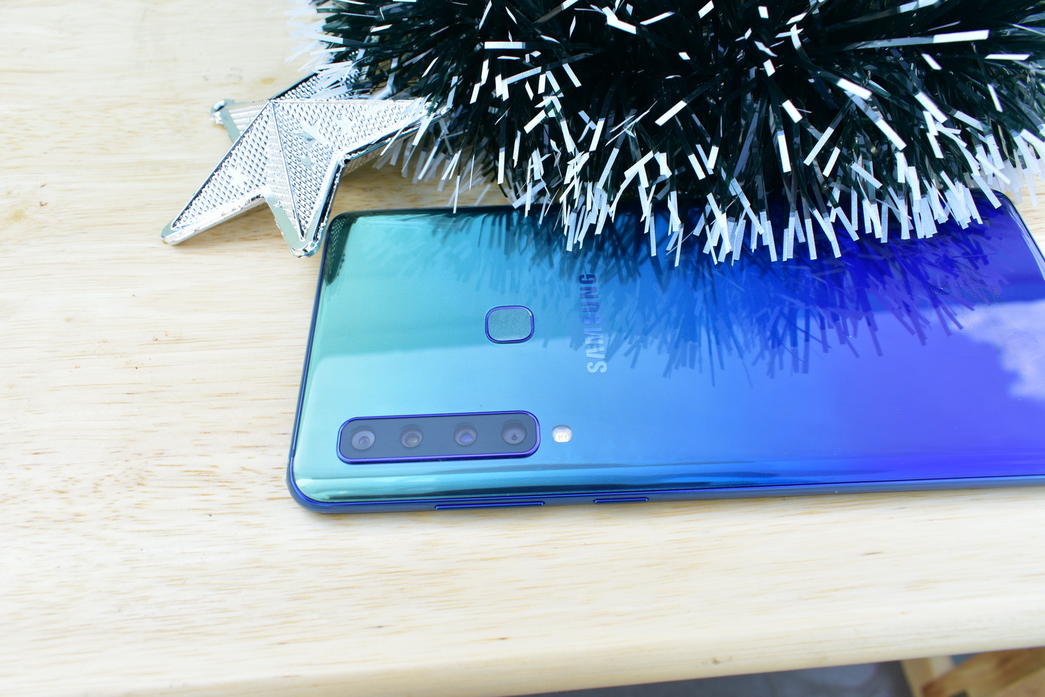 Galaxy-A9-2018-10.JPG