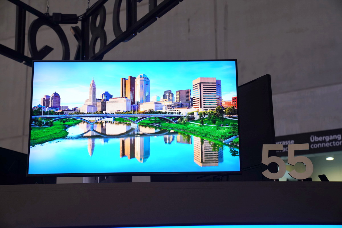 IFA-2019-Samsung-QLED-8K-55-inch-01.JPG