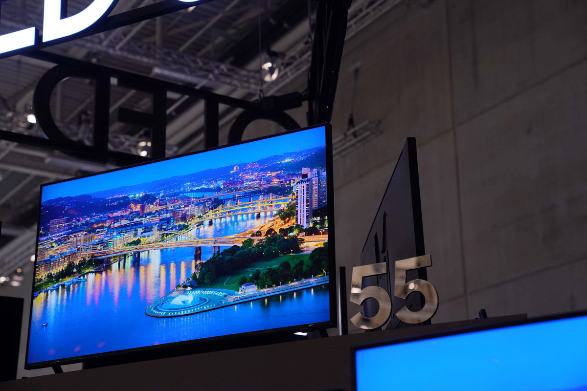 IFA-2019-Samsung-QLED-8K-55-inch-04.JPG