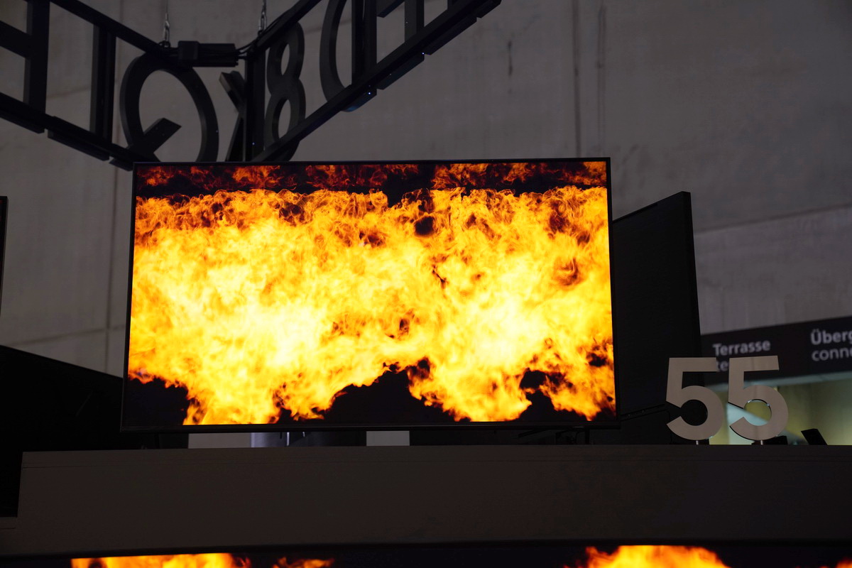 IFA-2019-Samsung-QLED-8K-55-inch-PHOTO-04.JPG