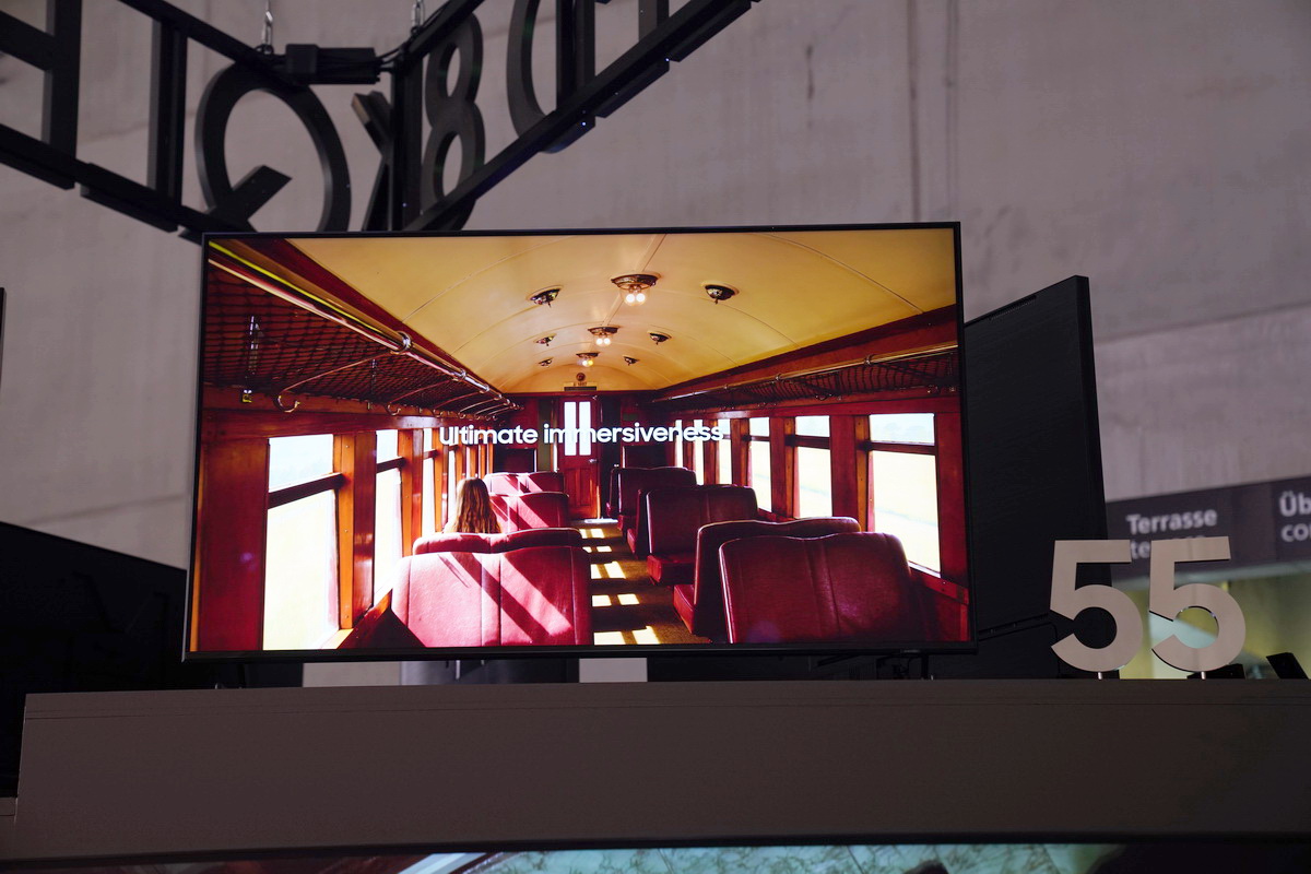IFA-2019-Samsung-QLED-8K-55-inch-PHOTO-08.JPG