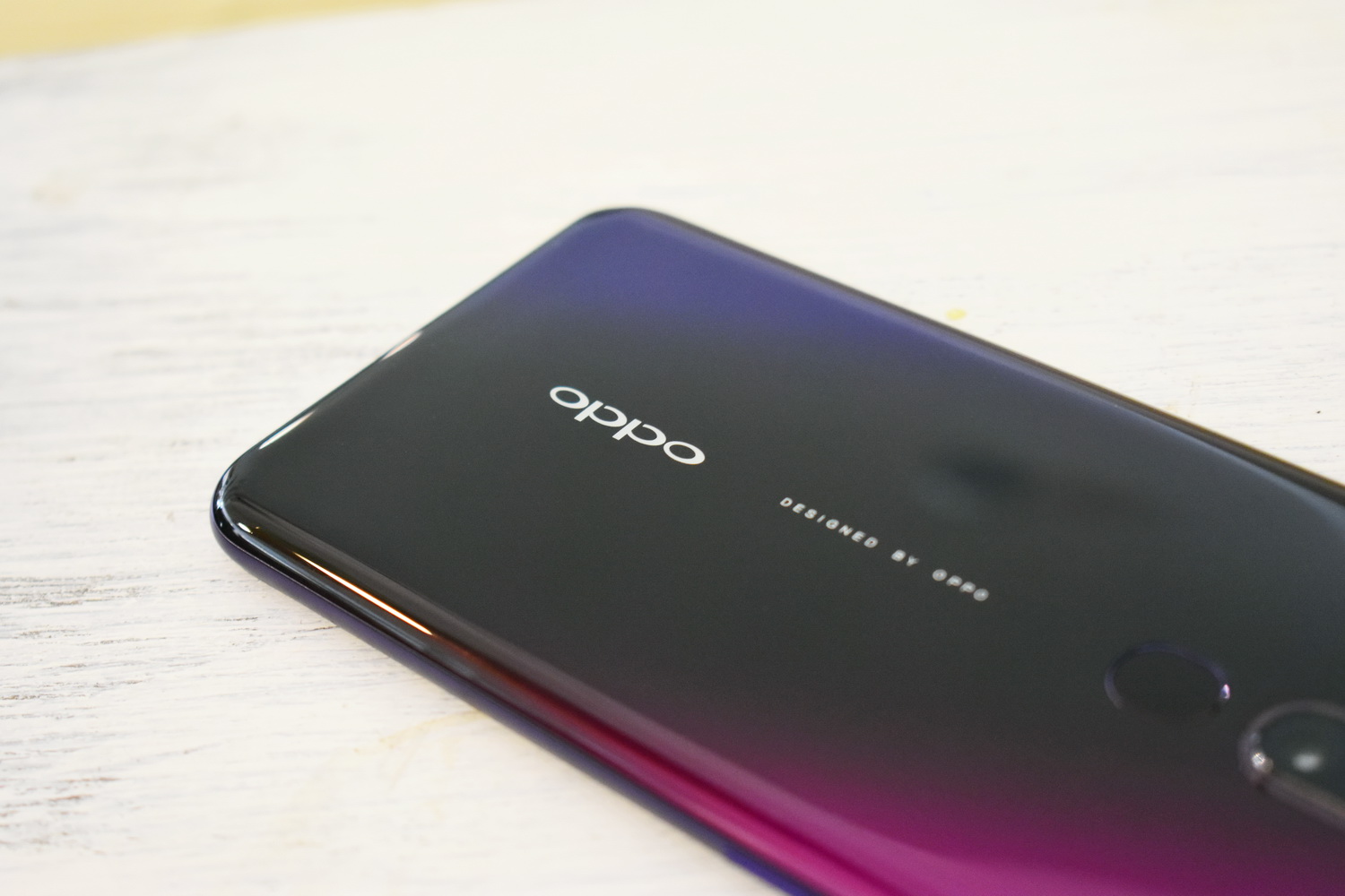 OPPO-F11-Pro-Desgin-04.JPG
