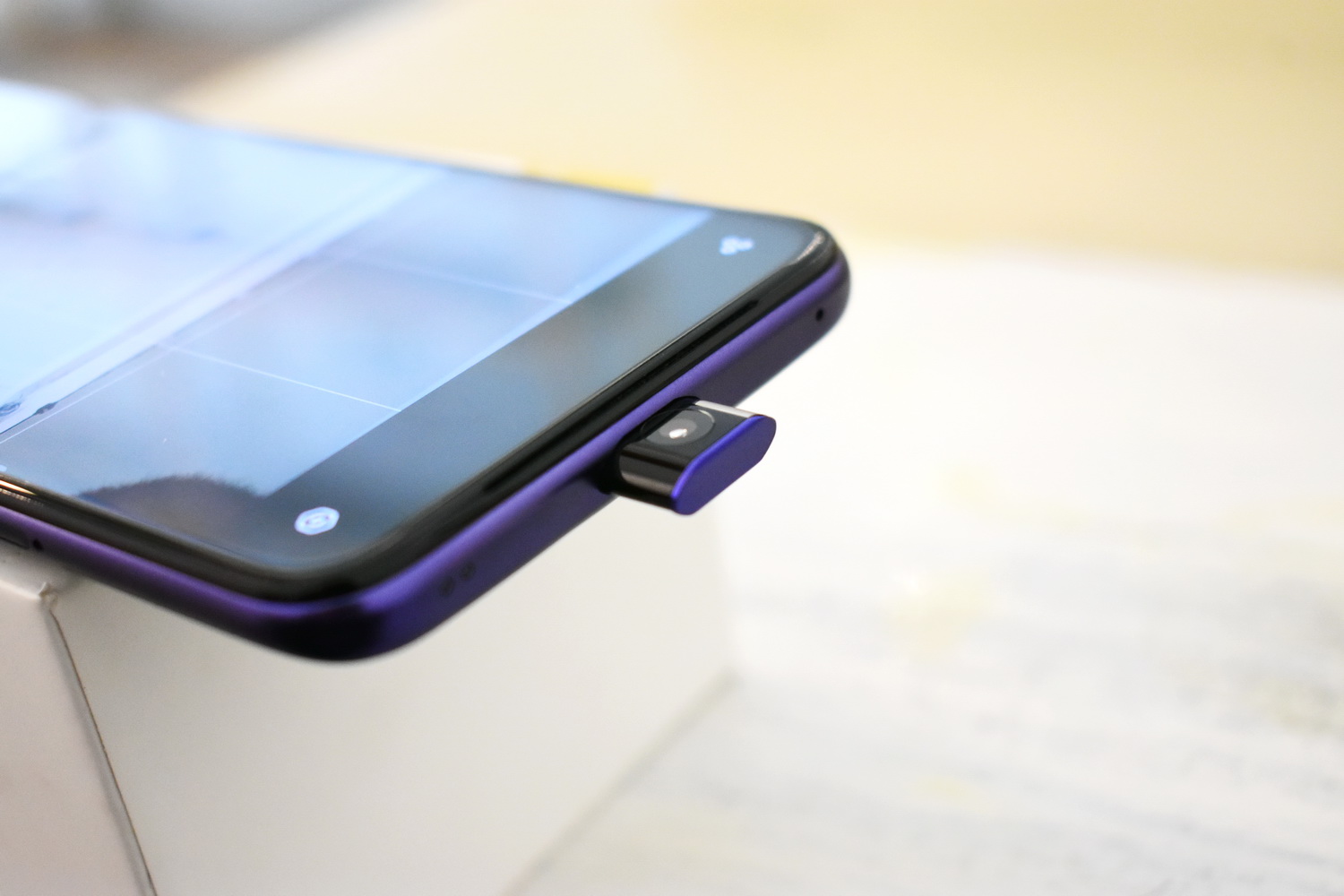 OPPO-F11-Pro-Desgin-07.JPG