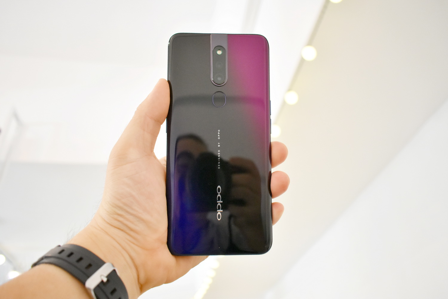 OPPO-F11-Pro-Desgin-11.JPG