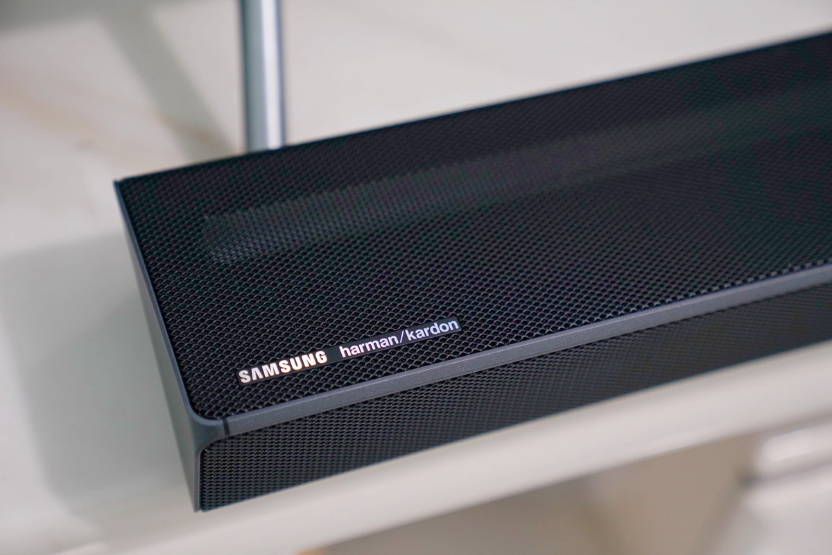 Samsung-HW-Q70R-Soundbar-01.JPG