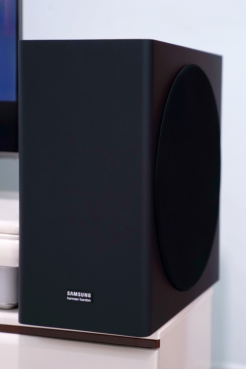 Samsung-HW-Q70R-Soundbar-03.JPG