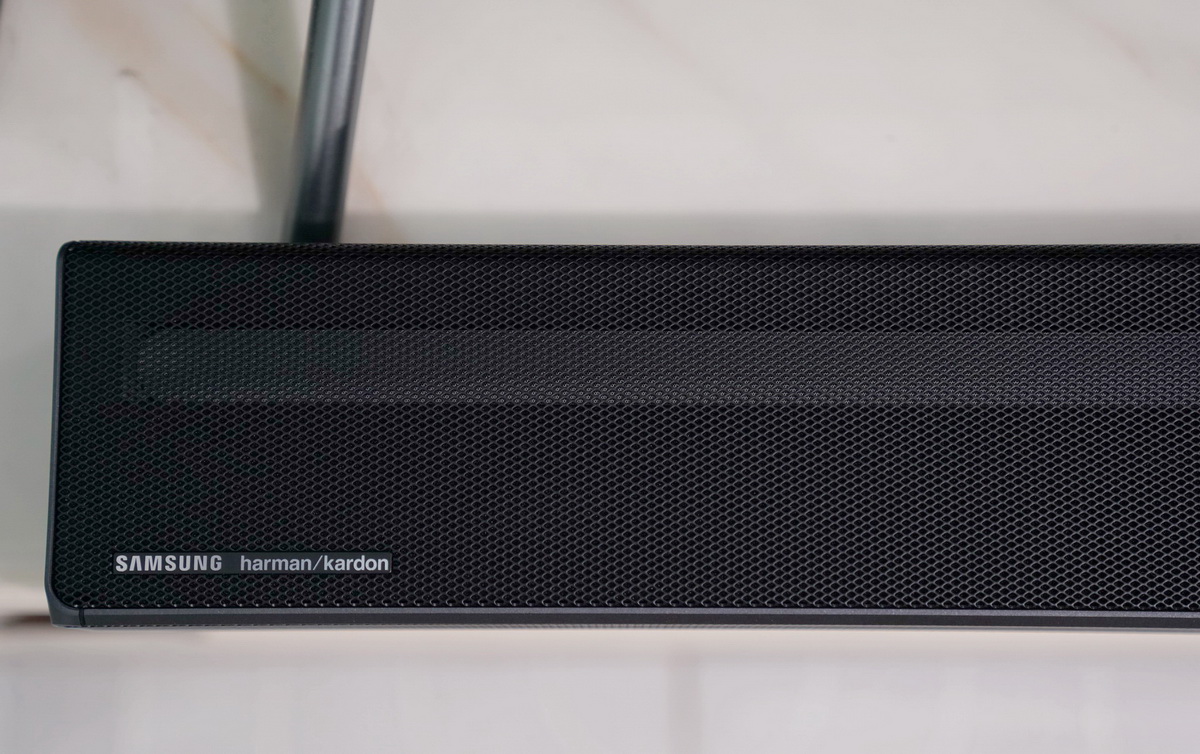 Samsung-HW-Q70R-Soundbar-Extra-03.JPG
