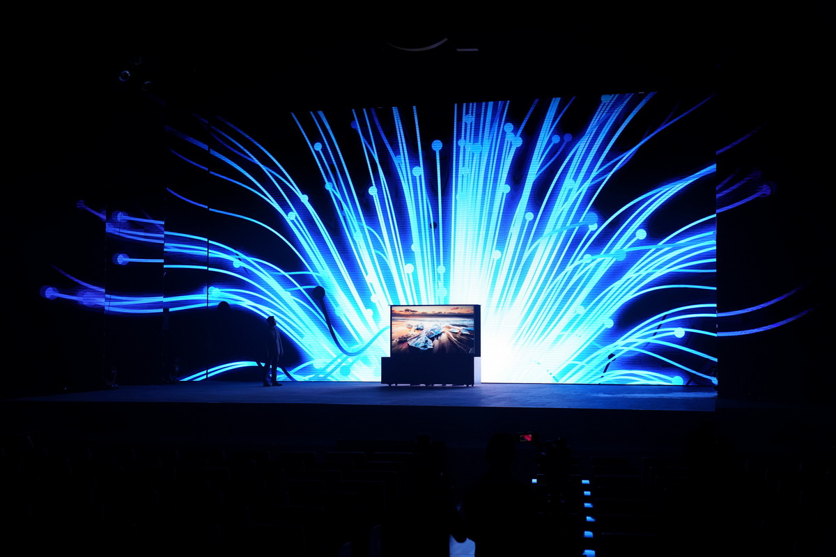 Samsung-QLED-8K-trendsetting-06.jpg