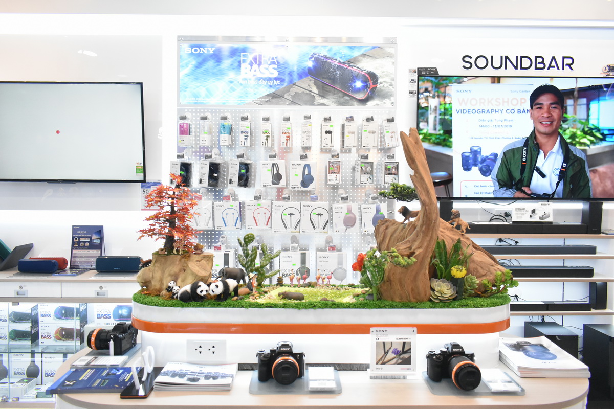 Sony-Center-Vincom-Mega-Mall-Thao-Dien-02.JPG