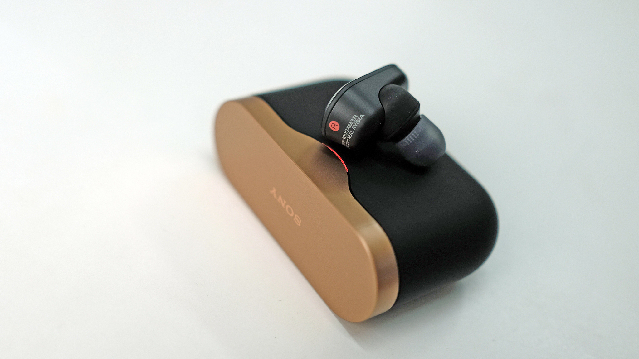 sony-wf1000mx-11.jpg