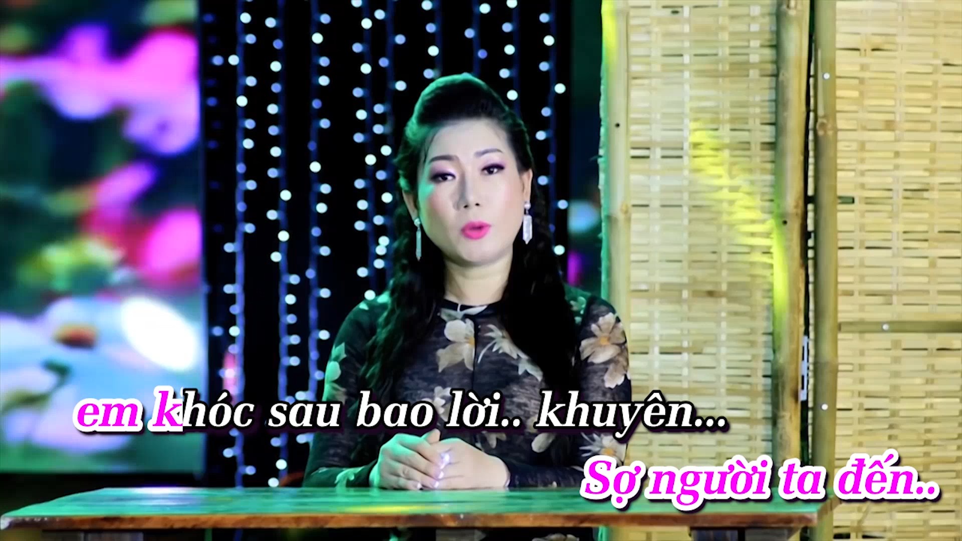 Tan Co Duyen Phan .bui Trung Dang, Van Nga.mkv_snapshot_01.34.895.jpg