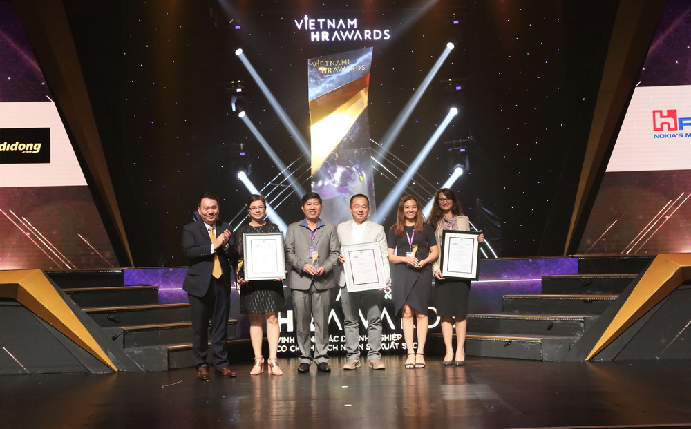 Thế Giới Di Động dành chiến thắng cao nhất tại giải thưởng Vietnam HR Awards 2018 (1)_resize.JPG