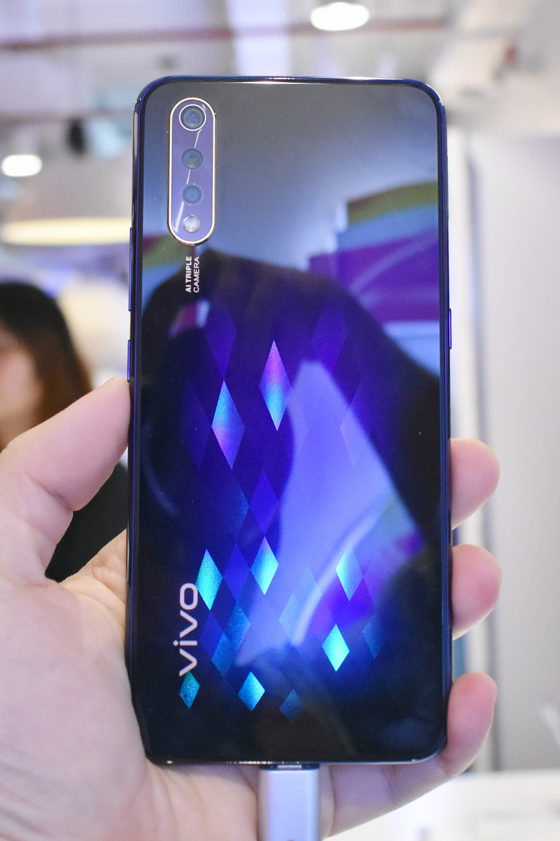 vivo-S1-back-diamond.JPG