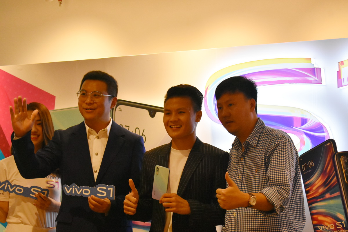 vivo-S1-celeb.JPG