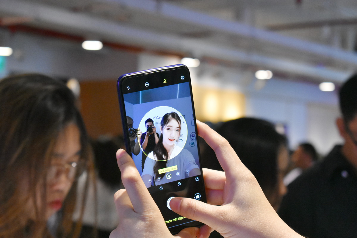 vivo-S1-front-cam-girl.JPG