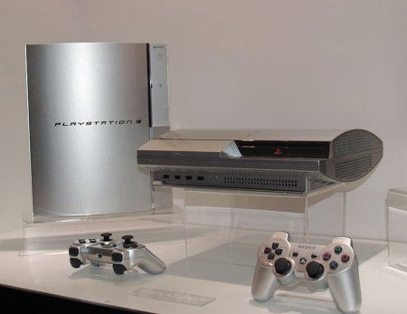 PS3s_and_controllers_at_E3_(2006).jpg