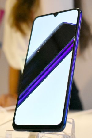 vivo-S1-display.JPG